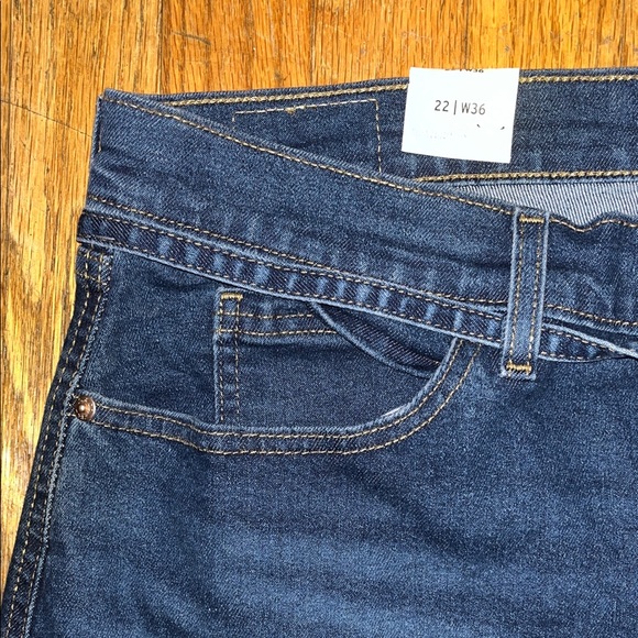 NWT Levi’s Signature Gold Heritage  Wide-Leg Belted Mid Rise Jeans Size 22 - Picture 8 of 14